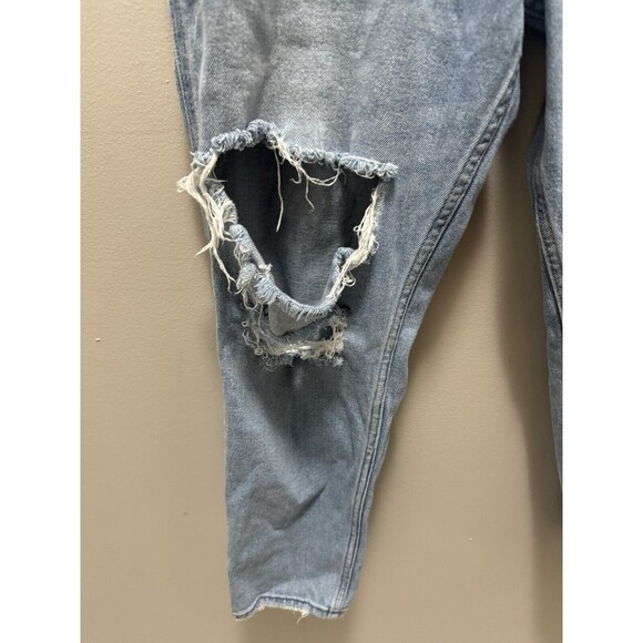 Hollister Curvy High Rise Mom Jean Distressed Size 9R 29‎ X 27 Light Wash - Picture 2 of 7
